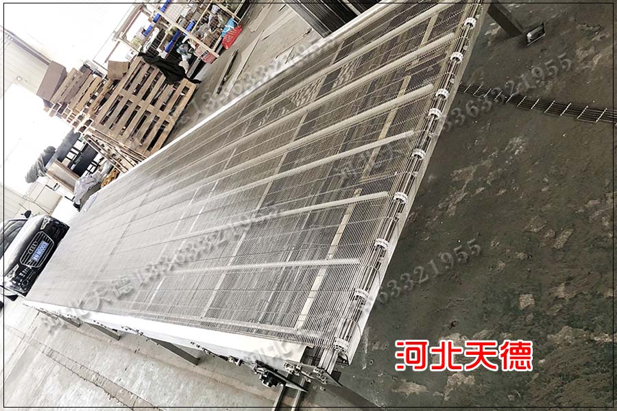 網(wǎng)帶輸送機