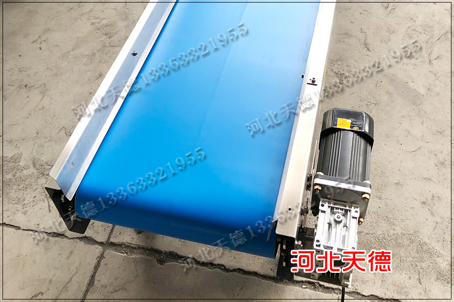 皮帶輸送機(jī)